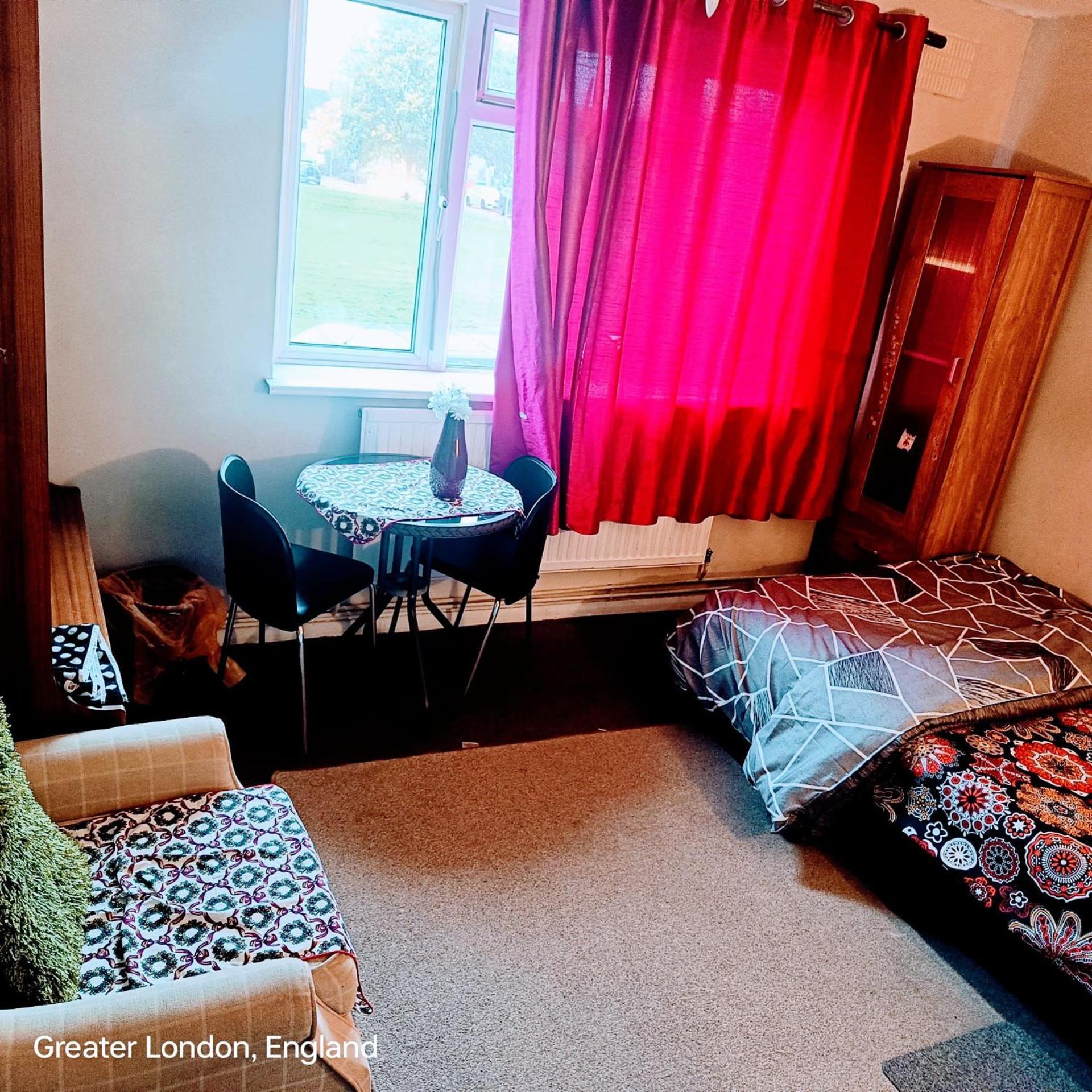 Cosy Private Room In Hornchurch, London With Free Parking Esterno foto
